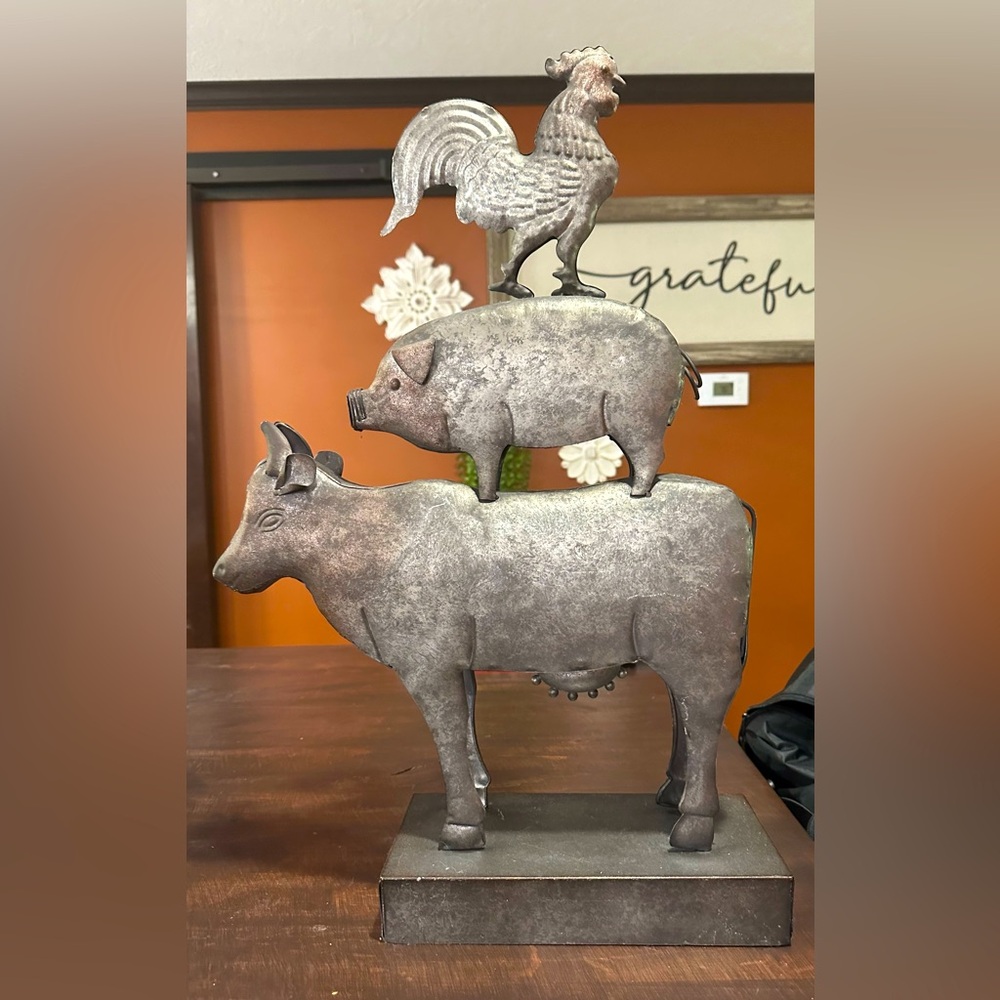 Farmhouse Cow, Pig, Rooster Stacked Decor. Galvanized Metal Table/Shelf Decor